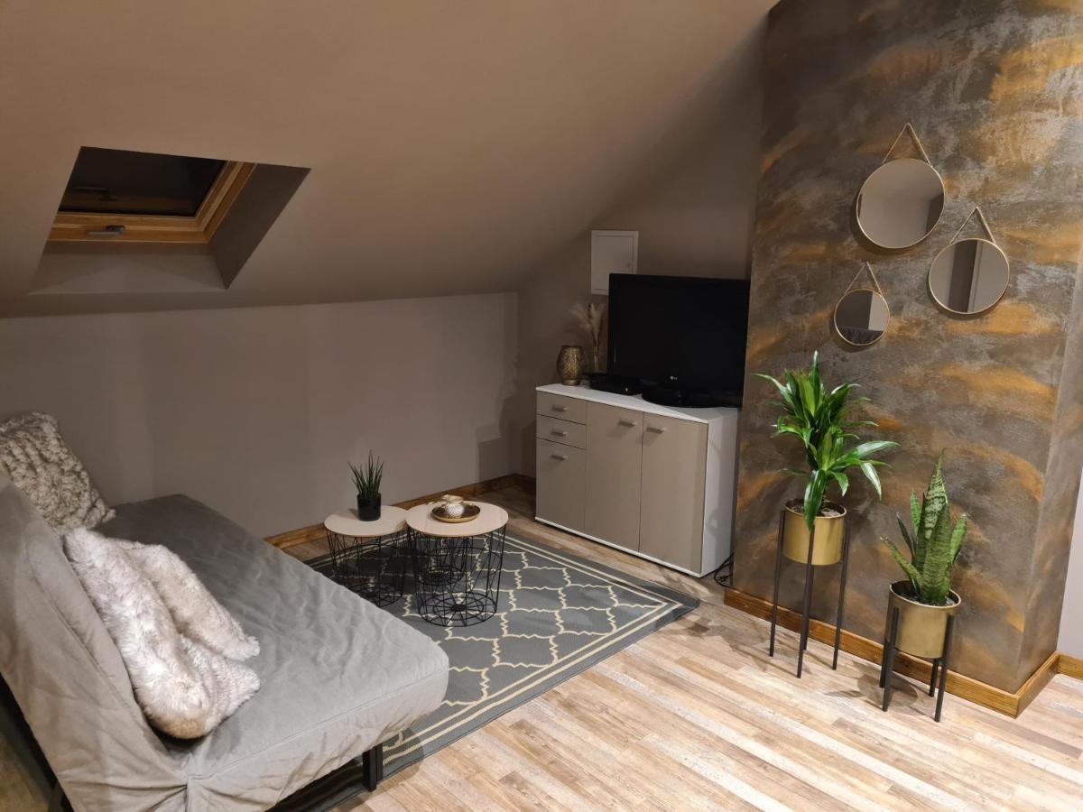 Ferienwohnung Lilith ブリーロン エクステリア 写真
